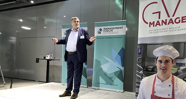 Oliver Fiß von der Soda Group als Referent auf der BBGK 2022 des Management Forum Starnberg, bei der es um die Themen Personalmangel und Digitalisierung ging. (Quelle: Kirchner)