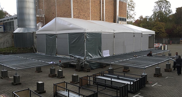 Interimslösung der Küche des ZfP Klinikum Schloß Winnenden in einem Zelt. (Quelle: Giel)