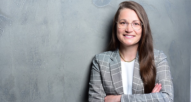 Anna Hassler, neue Head of Marketing & PR, im Empire Riverside Hotel sowie im Hotel Hafen Hamburg.