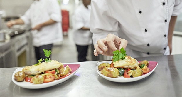 Rebional bietet einen Lieferservice mit Bio-Essen für Privathaushalte an.