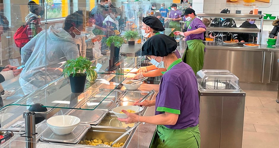 Einblick in die Speisenausgabe von Restopolis