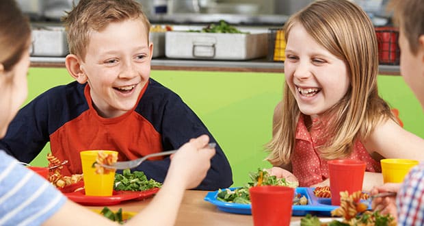 Welche Kriterien für ein gelungenes Schulessen entscheidend sind und wo es noch Verbesserungsbedarf gibt, wertet eine Grazer Familienbefragung aus.