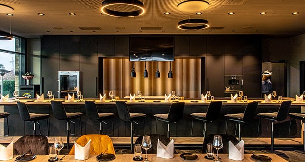 Einen Ort, an dem russische Küche im Mittelpunkt steht, erdachten Alexander Wulf, Marcel Kokot und Ronny Schreiber mit dem Troyka.