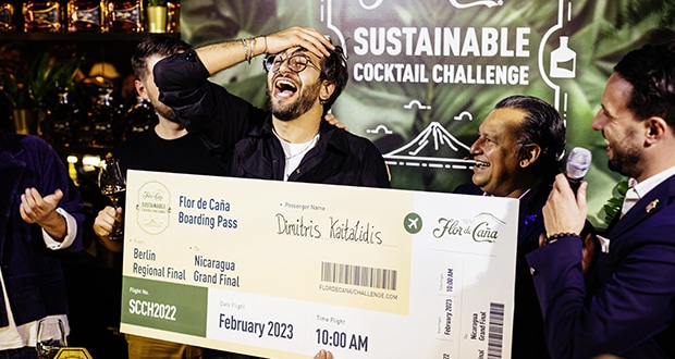 Der Gewinner Dimitris Kaitalidis aus Griechenland