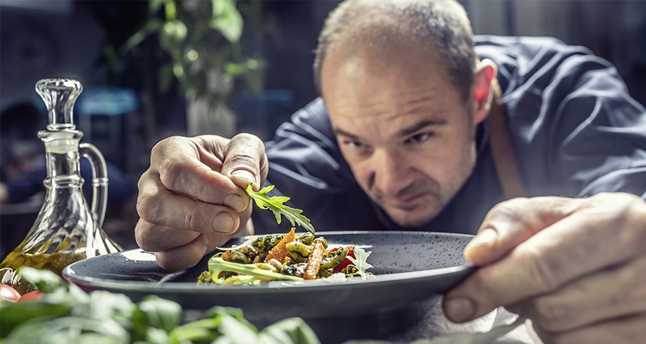 Meinungen zum Image der Gastro-Branche (Quelle: Marian Vejcik/Colourbox.de)