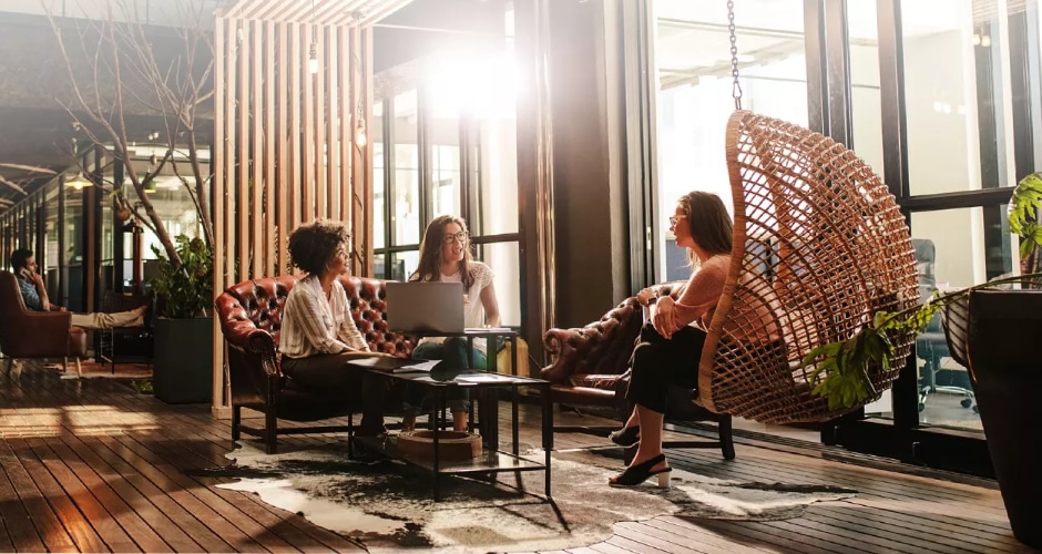 Die Deutsche Hotelakademie (DHA) lädt Mitarbeiter aus Hotellerie und Gastronomie erneut zu kostenfreien Webinaren ein.