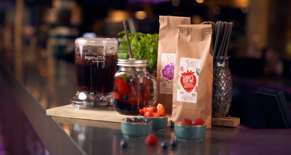 5 Cups and some leaves