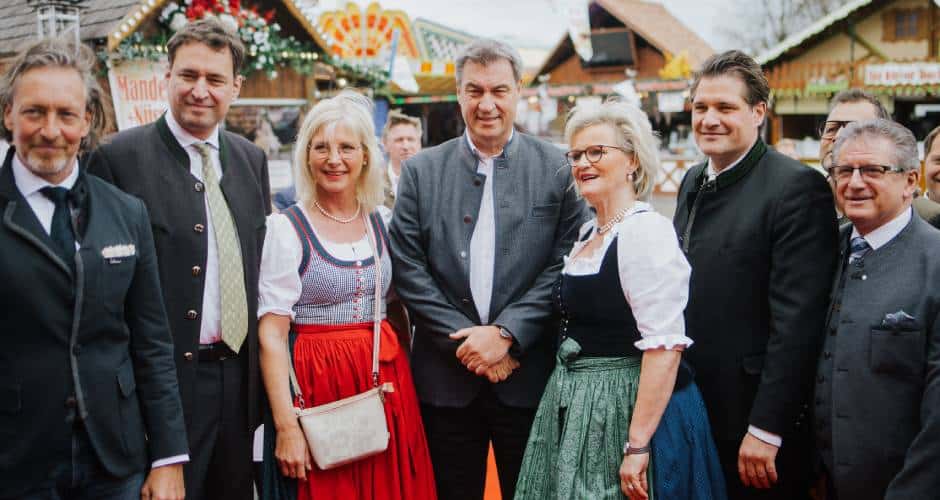 Auf dem GastroFrühling 2023 – DEHOGA Bayern-Vizepräsident Thomas Förster, Bayerns Justizminister Georg Eisenreich, die bayerische Arbeitsministerin Ulrike Scharf, Bayerns Ministerpräsident Dr. Markus Söder, DEHOGA Bayern-Präsidentin Angela Inselkammer, DEHOGA Bayern-Landesgeschäftsführer Dr. Thomas Geppert und der 2. Vizepräsident des DEHOGA Bayern Andreas Brunner.