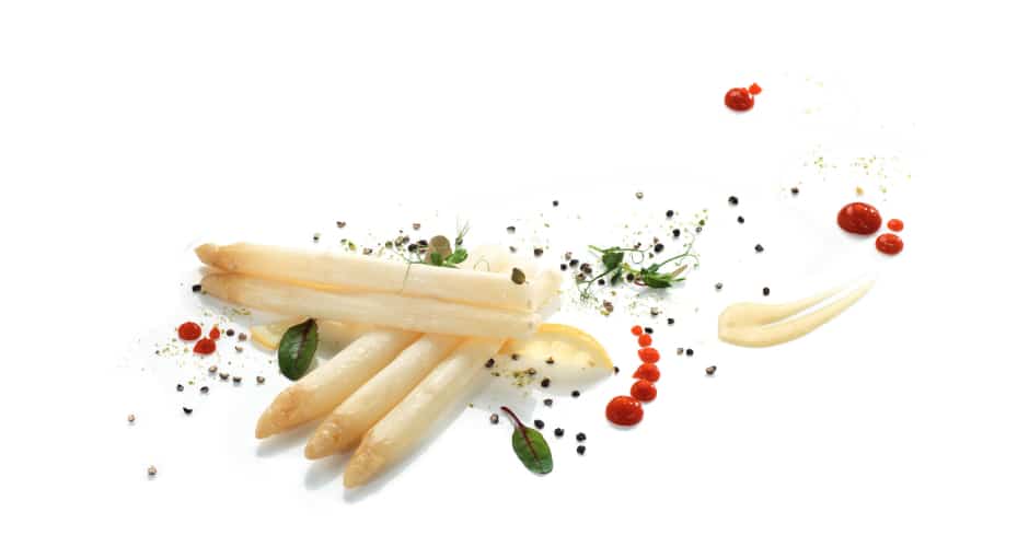 Weißer Stangenspargel, gegart, erhältlich bei der Sander Gruppe.