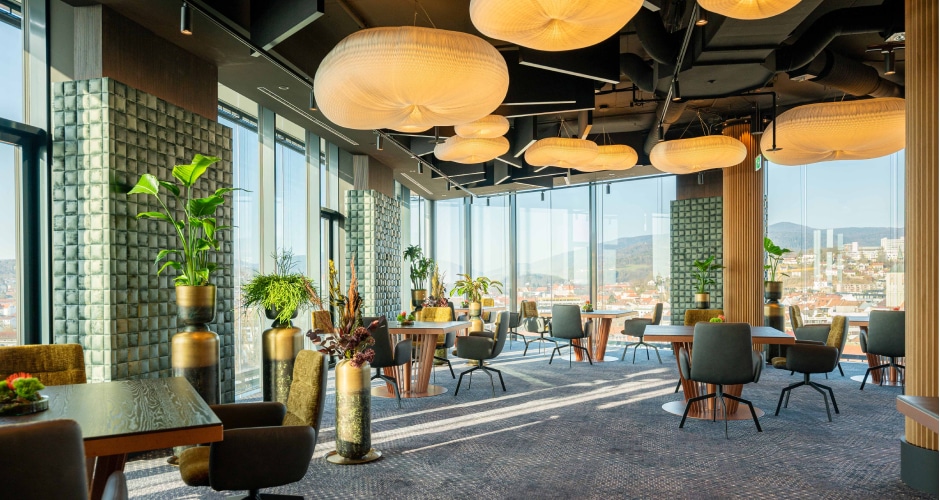 Für den Betrieb der verschiedenen Gastro-Konzepte im Karl-Turm in Deggendorf nutzt die Karl-Gruppe eine ganzheitliche, digitale Lösung von Gewinnblick.