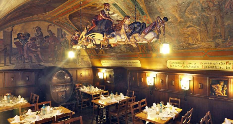 Im Fasskeller von Auerbachs Keller findet die Fasskellerzeremonie statt.