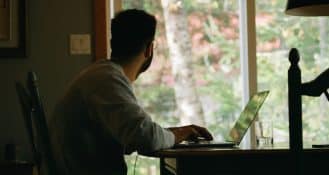 Deutschland liegt mit durchschnittlich 1,0 Tagen Homeoffice pro Woche im Mittelfeld in Europa.