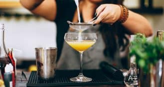 Am 7. August findet in der Barschule München der Lady Amarena Wettbewerb für Barkeeperinnen statt.