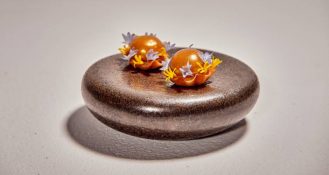 Der Rote Hahn von Maximilian Schmidt bietet regionale Sterneküche.