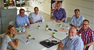 Die Teilnehmer des Digi-Round-Tables rund um die Digitalisierung und Vernetzung der Hospitality-Branche diuskutieren die To do's der Branche.