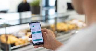 Bei Swisslog arbeitet Wisag Catering mit einer neuen App von Odacova, die eine personalisierte Betriebsverpflegung ermöglicht.
