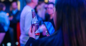 Die bunte Range der The Organics by Red Bull spielen eine wesentliche Rolle am Stand auf dem Bar Convent Berlin.