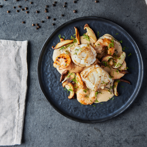Rezept für Rollmops vom Seelachs mit Garnelen und Shiitake-Pilzen von Norwegian Seafood.