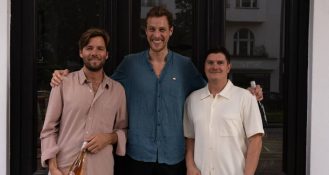 Die Berliner Benjamin Müller, Edward Clark und Jakob Karberg beschäftigen sich seit vielen Jahren mit unterschiedlichen Lebensmitteln und regionaler Küche und haben den Verjus für sich entdeckt.